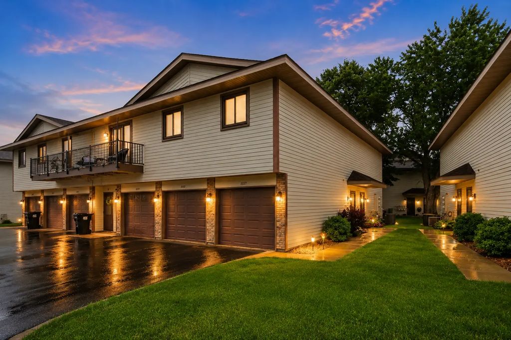 11137 Edgewood Circle N, Champlin