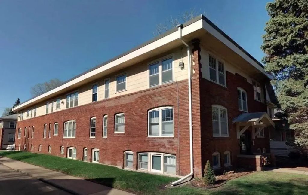 1702 Laurel Avenue, Saint Paul
