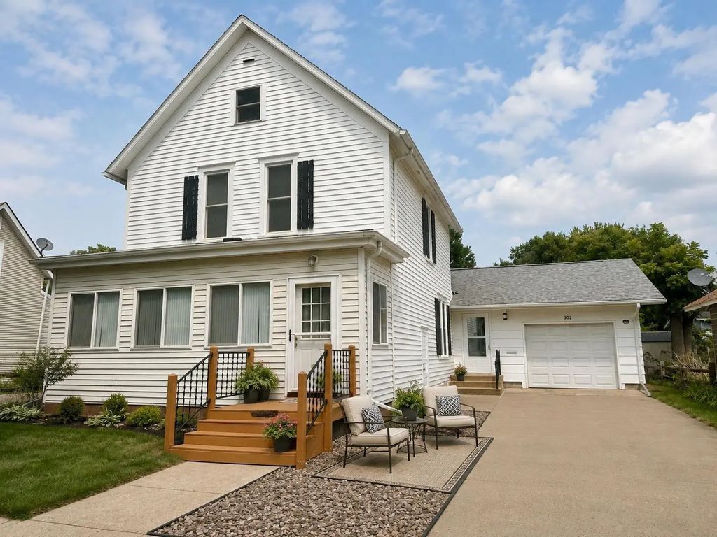 302 W Marshall Street, Marshall