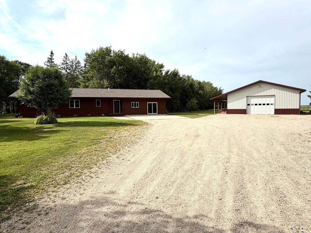 40439 230th Street, Roseau
