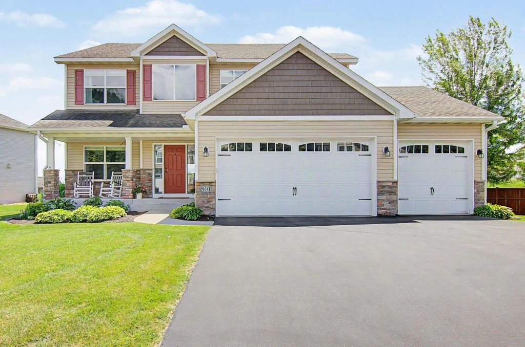 801 Yellowstone Trail, Waconia