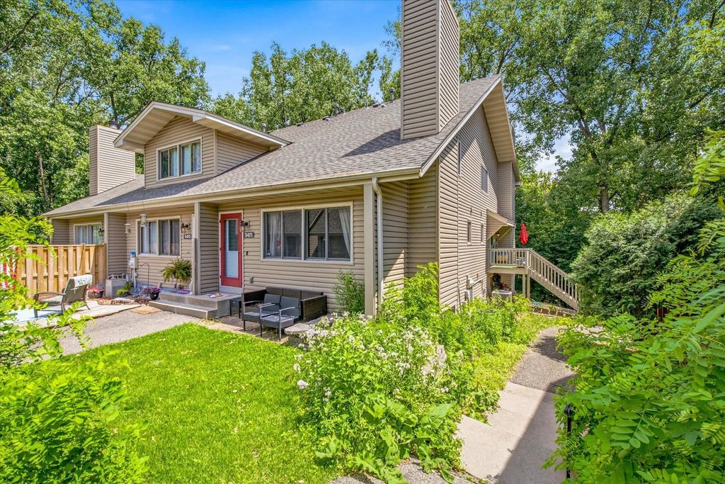 5473 E Brenner Pass, Fridley