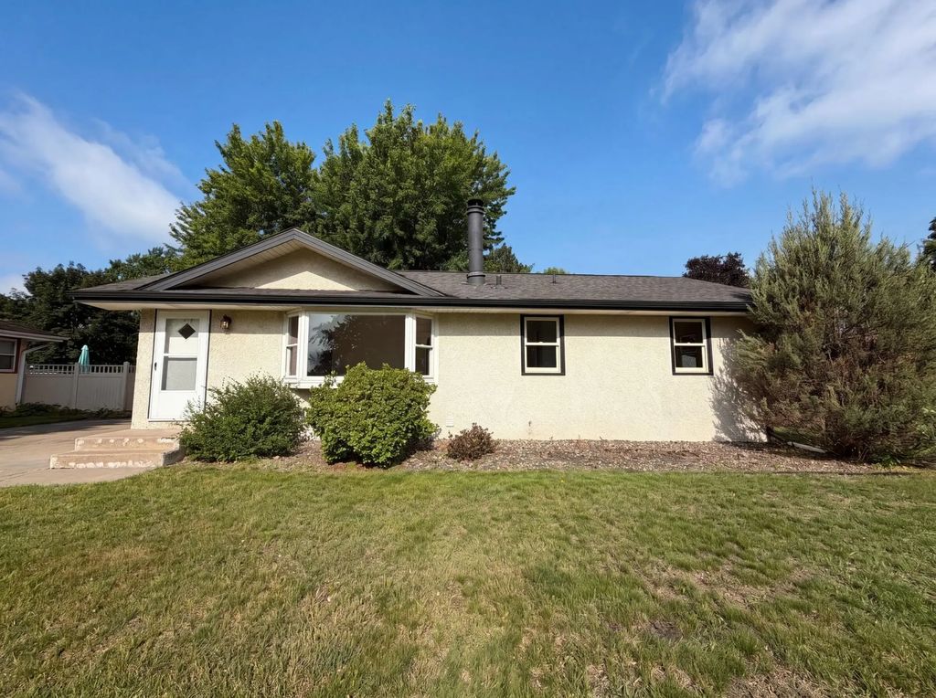 6180 6th Street Ne, Fridley
