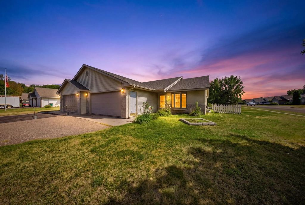 2200 Cattail Way, Hudson