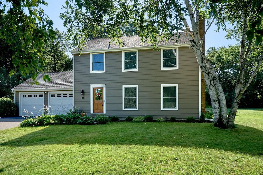 18300 32nd Avenue N, Plymouth