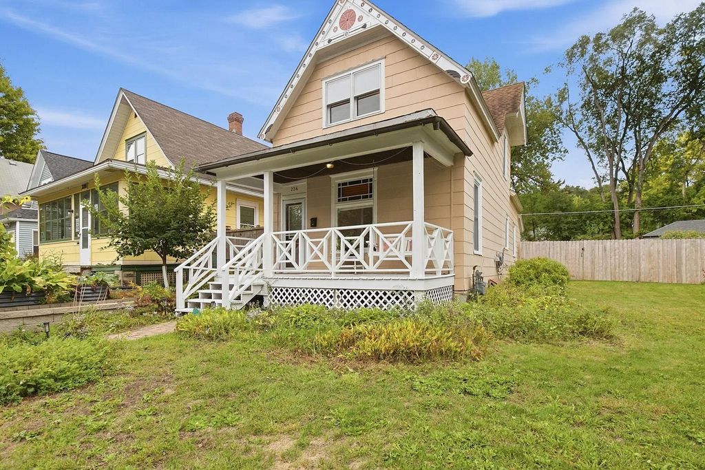 234 Sidney Street E, Saint Paul