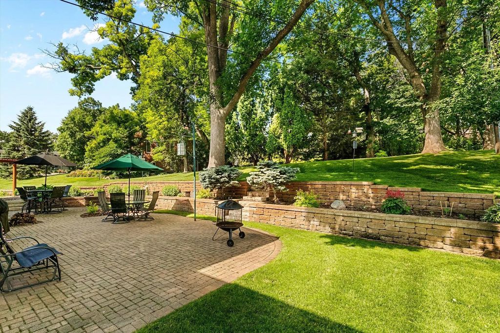 6716 W Shore Drive, Edina
