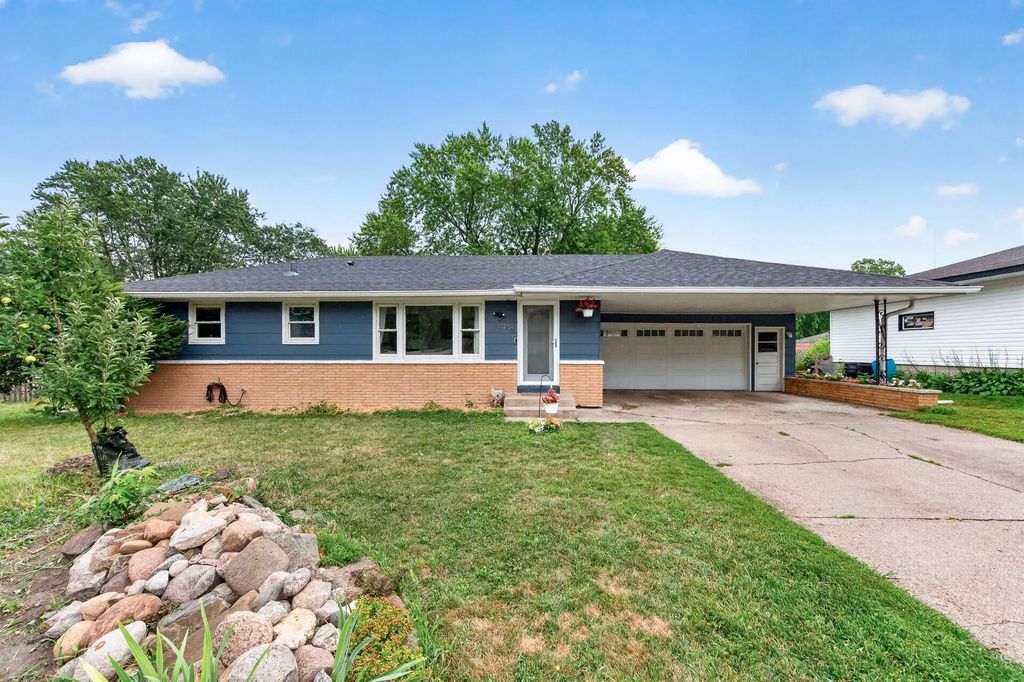 5948 Cavell Avenue N, New Hope