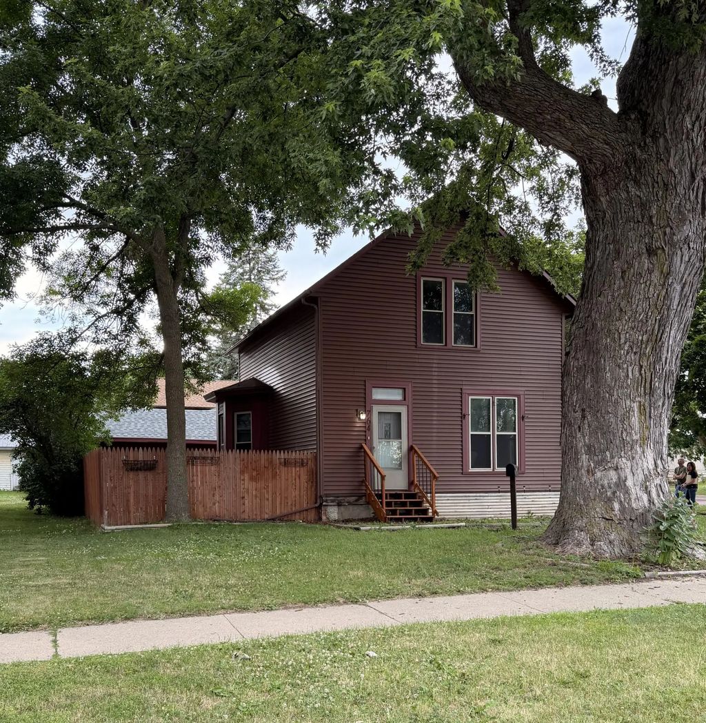 764 3rd Avenue, Windom