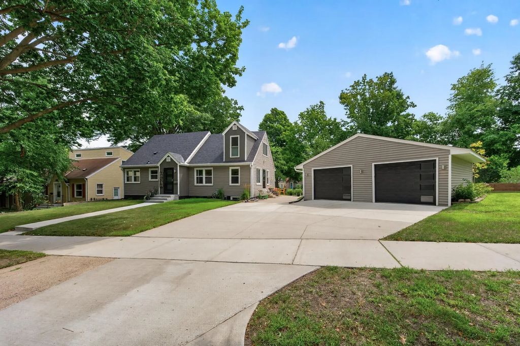 2605 Garfield Street Ne, Minneapolis