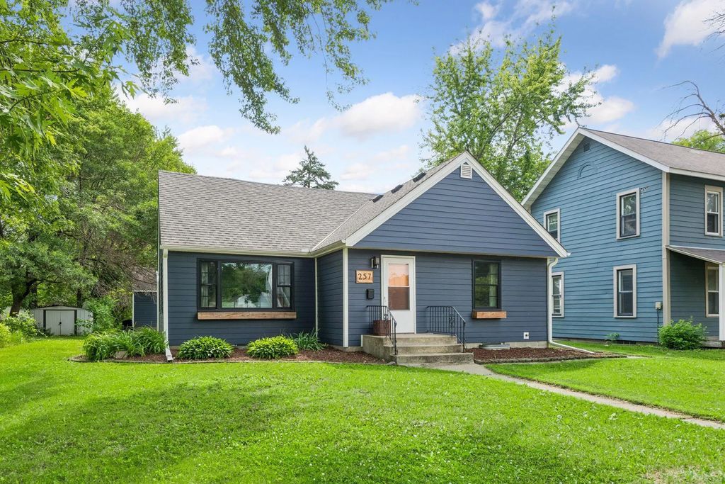 257 S Orange Street, Waconia