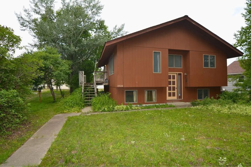 1420 1st Avenue E, International Falls