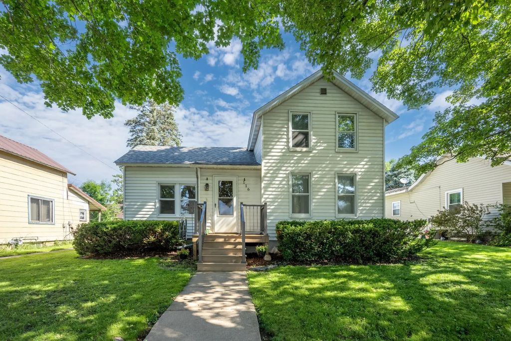 116 E Elm Street, Glenwood City