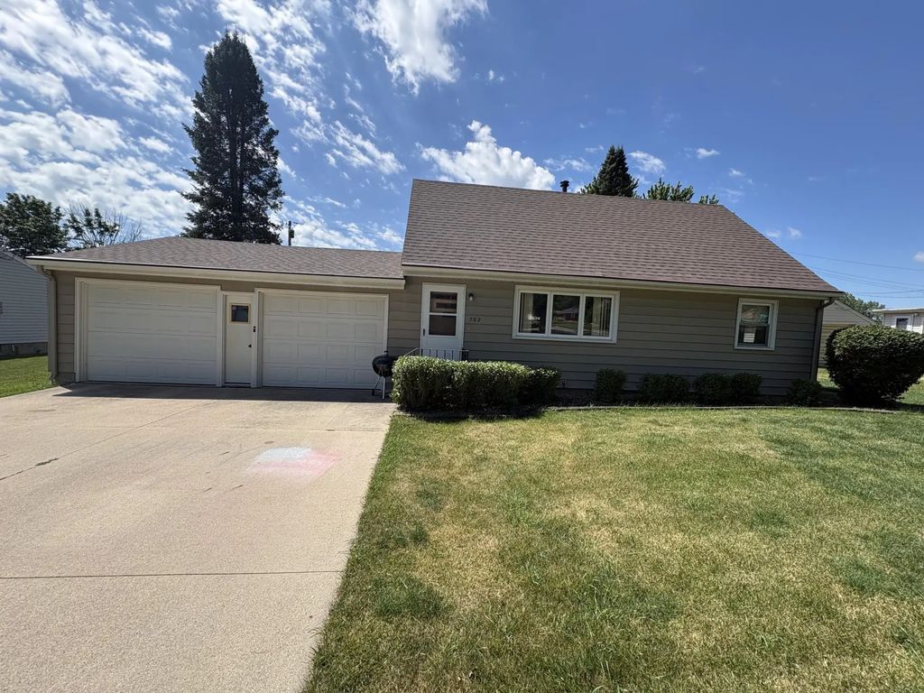 702 Glenview Drive, Albert Lea