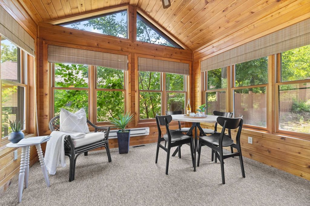 1306 Berry Ridge Road, Eagan
