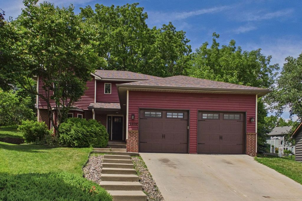 2209 Beacon Drive Sw, Rochester