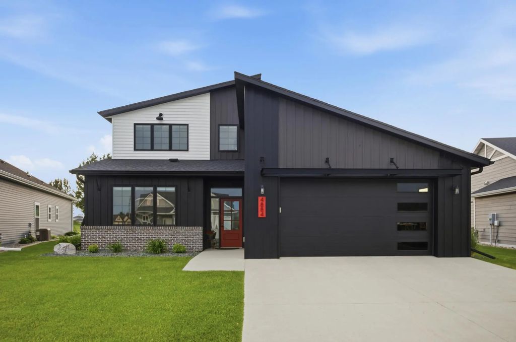 4884 Bluebell Loop S, Fargo