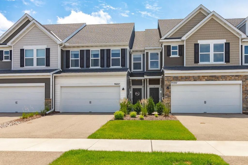 9607 4th Street N, Lake Elmo