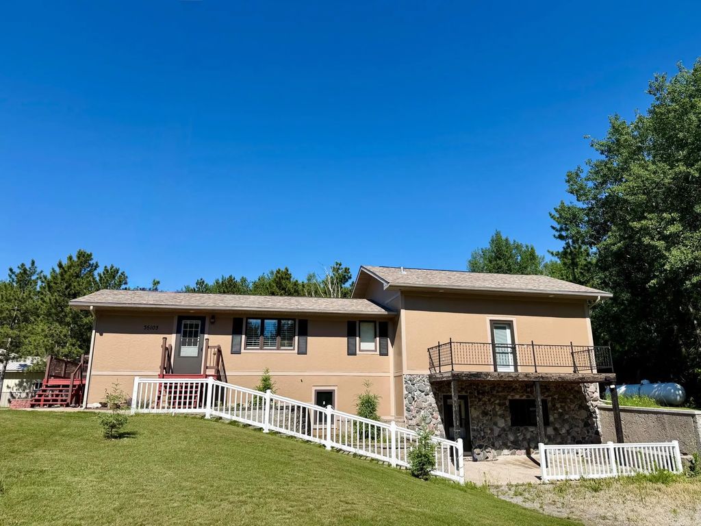 35103 570th Avenue, Warroad