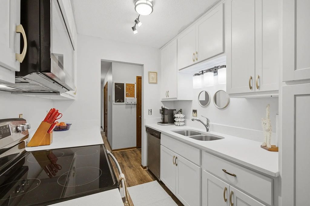 255 Westview Drive 308, West Saint Paul