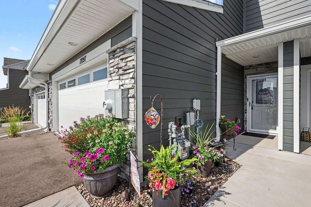 17097 Dysart Place, Lakeville