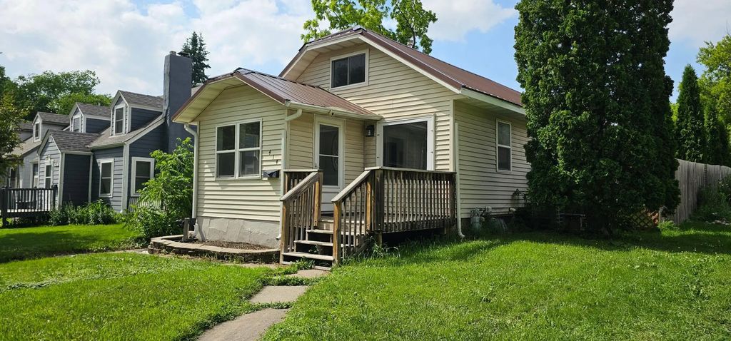 414 W Maple Avenue, Fergus Falls