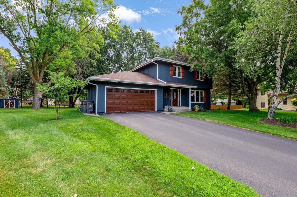 17200 Barberry Circle, Eden Prairie