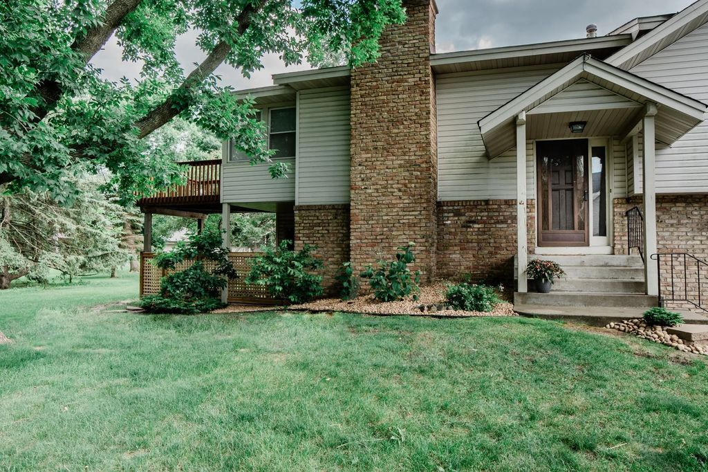 5688 Royal Oaks Drive, Shoreview