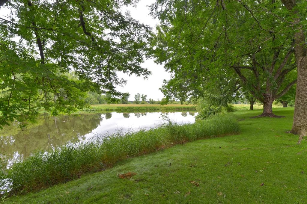 1262 Pond View Lane, White Bear Lake