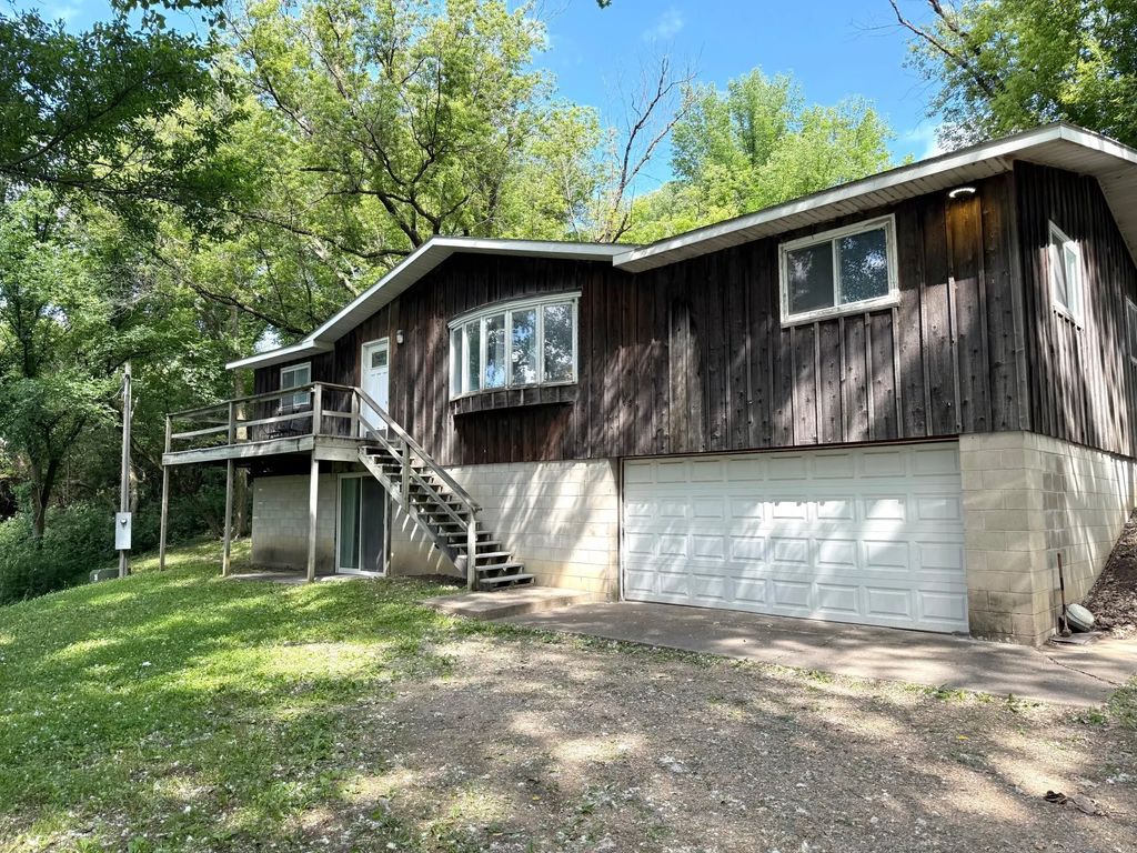 33672 County Road 15, Morton