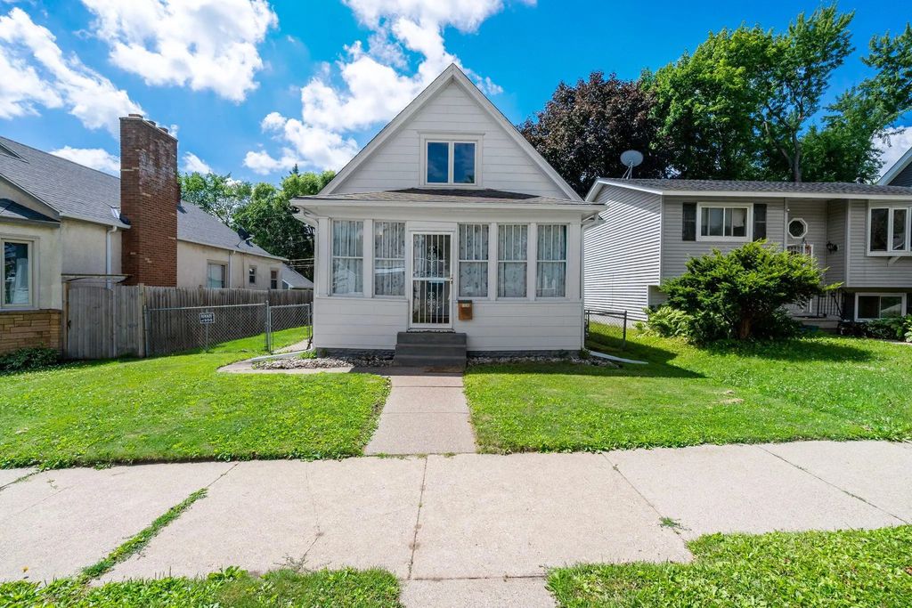 1036 Geranium Avenue E, Saint Paul