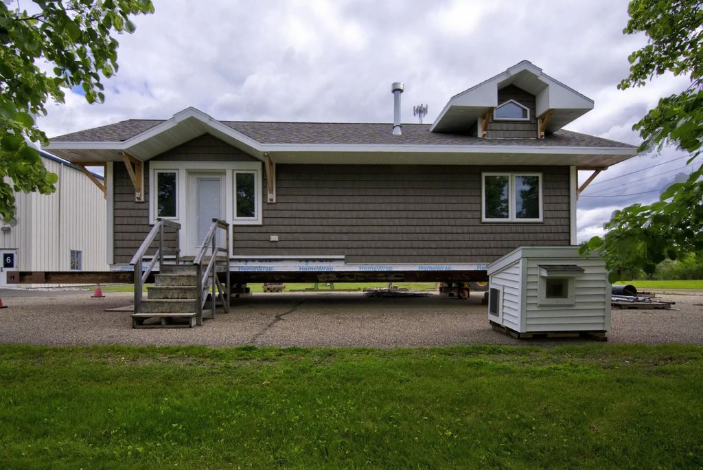 801 Valley Avenue Se, Valley City
