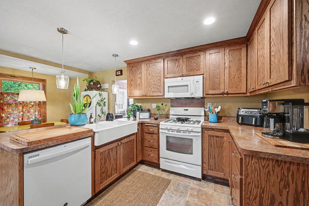 1260 Woodbridge Street, Saint Paul