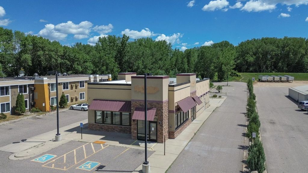 101 W Lind Court, Mankato