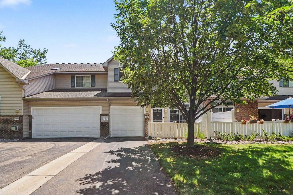 8443 Cortland Road, Eden Prairie