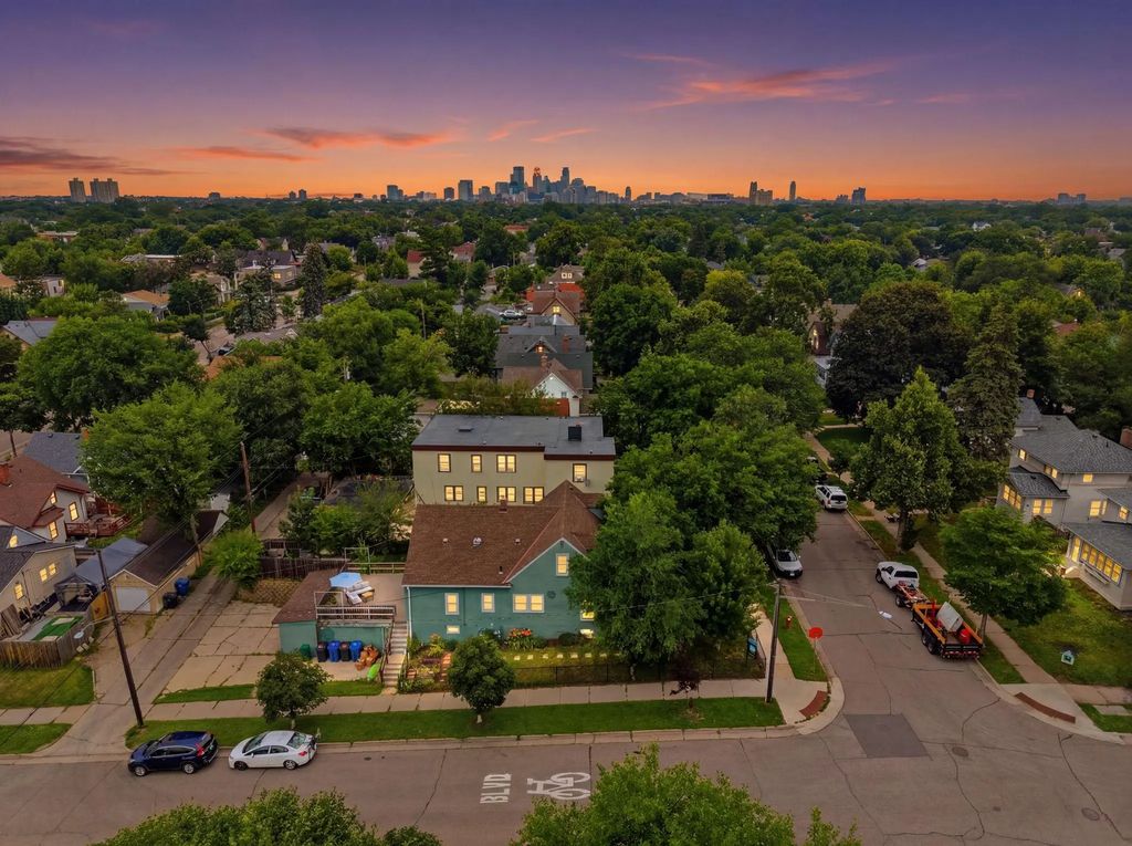 3952 Oakland Avenue, Minneapolis