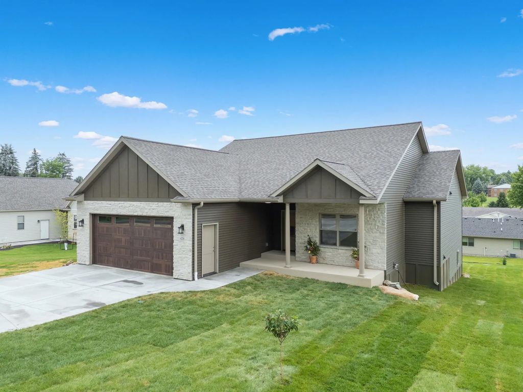 426 8th Street Sw, Pine Island