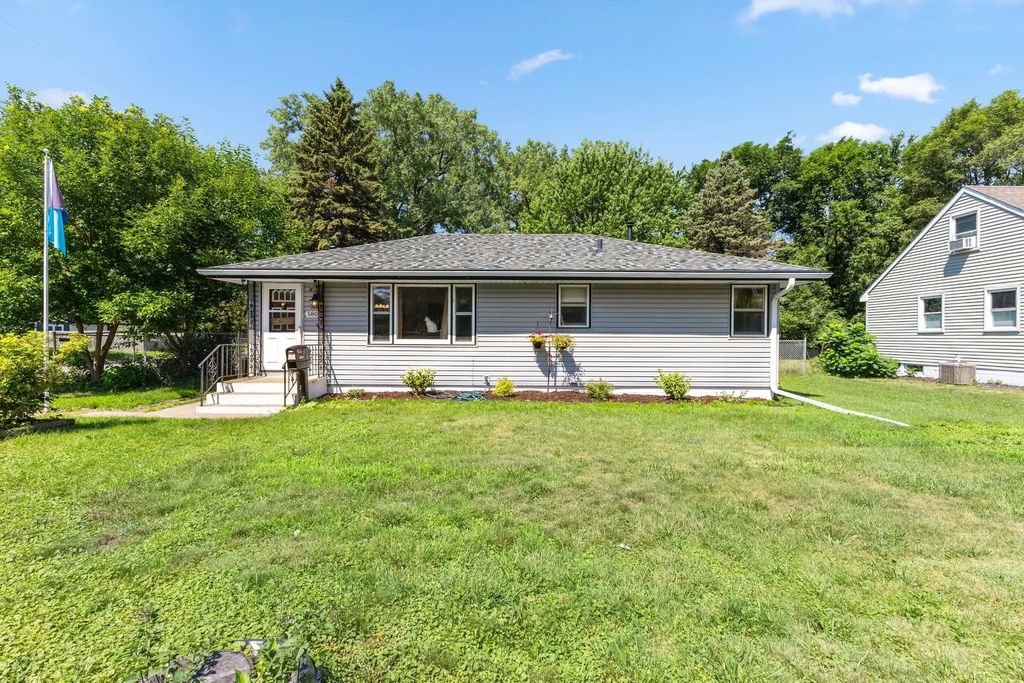5801 Orchard Avenue N, Crystal