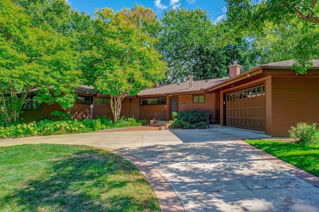 690 Linwood Avenue, Saint Paul