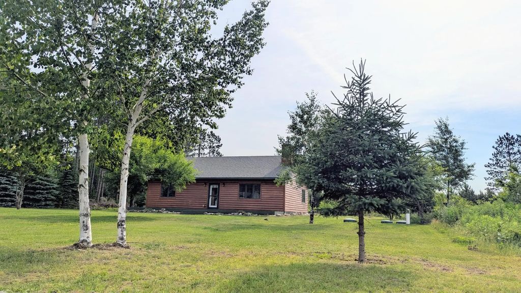 86196 Military Road, Sturgeon Lake