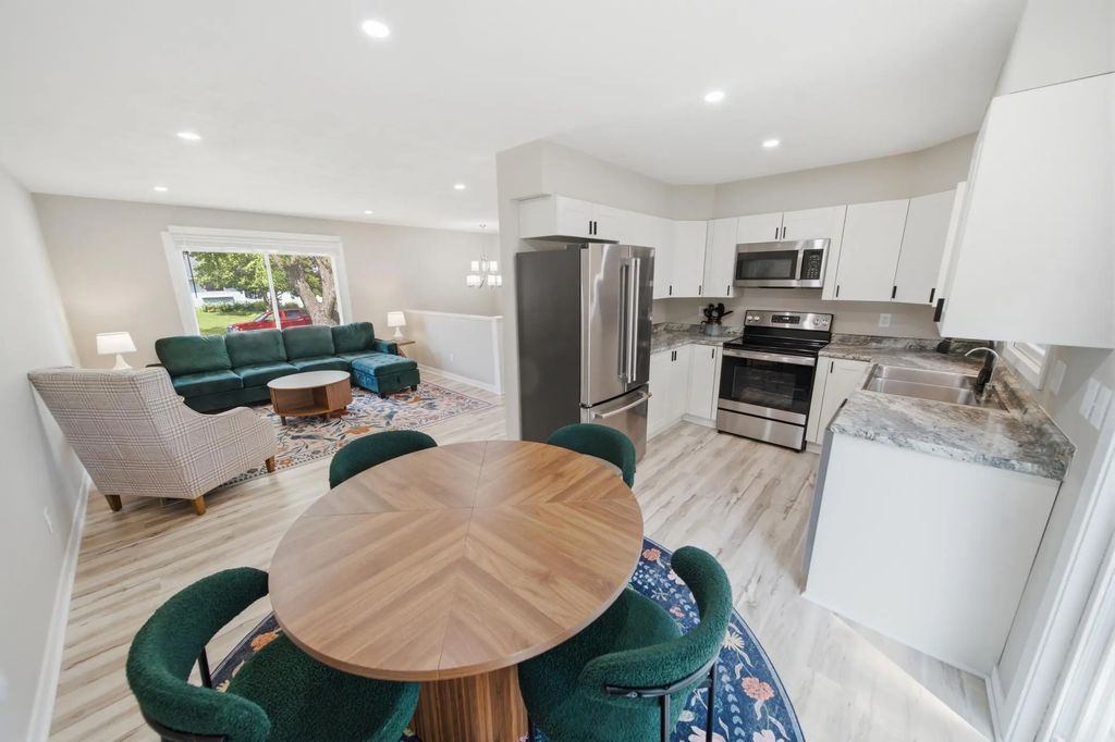 411 11th Avenue Se, Faribault