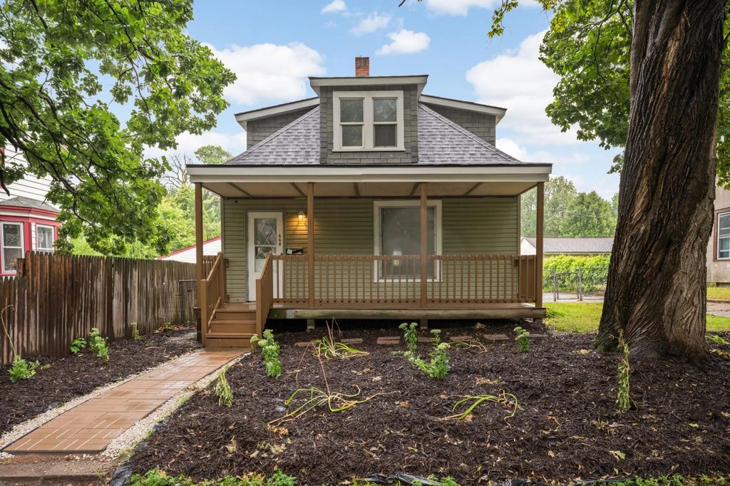 668 Orleans Street, Saint Paul