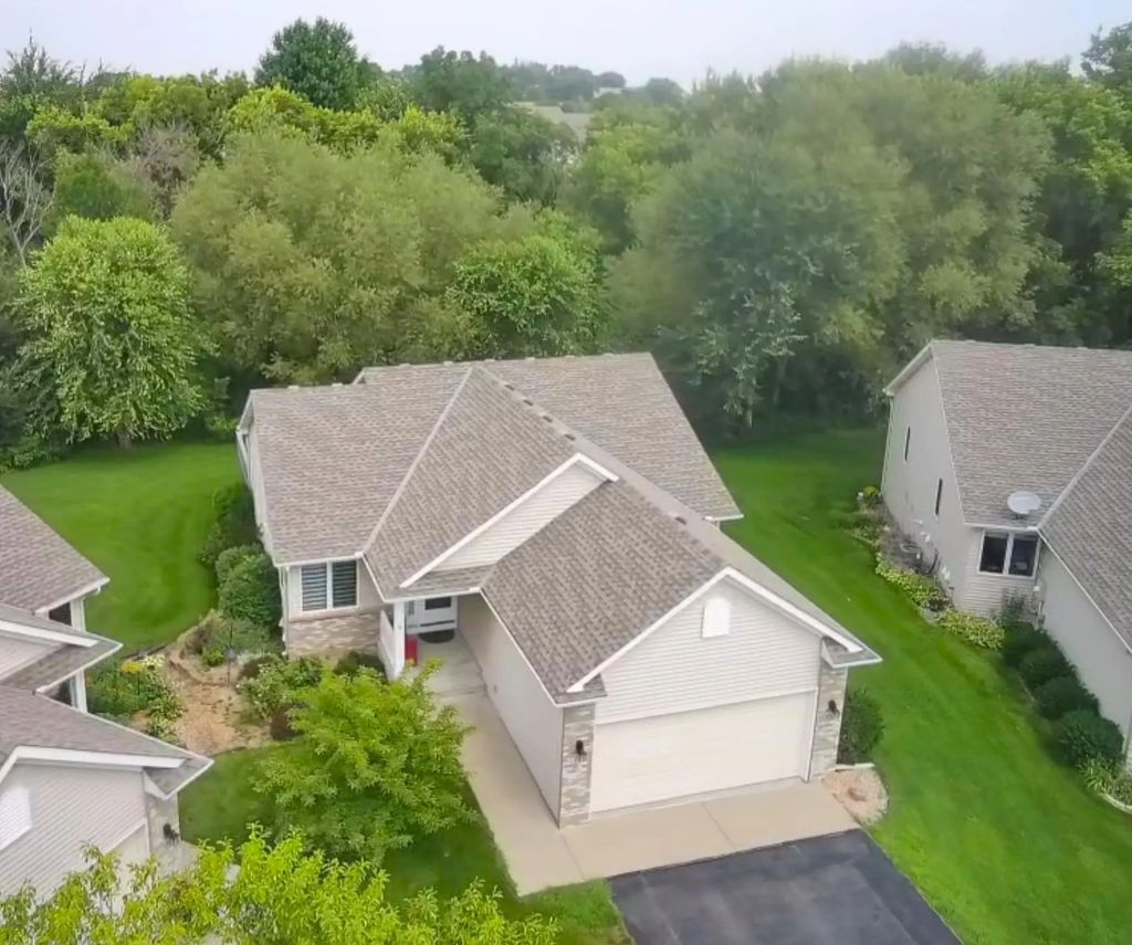 1421 Blue Flag Court, Northfield