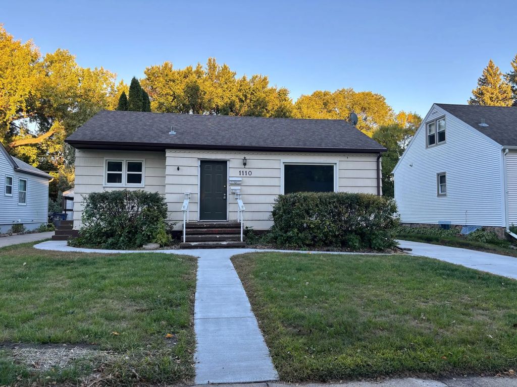 1110 12th Street S, Moorhead