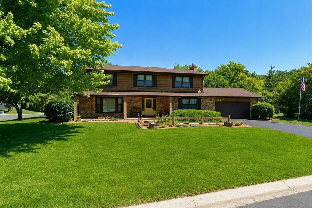 6108 W 101st Street, Bloomington