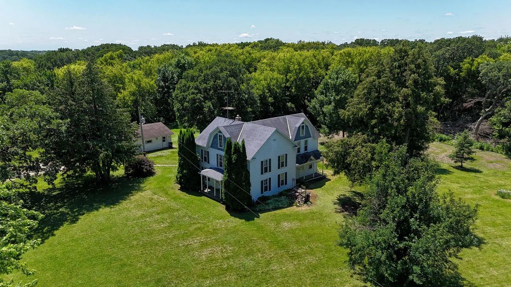 6565 165th Avenue Nw, New London