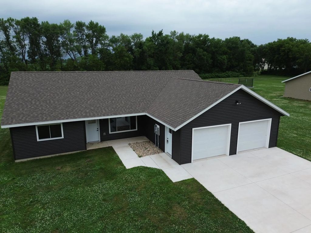 141 Washington Street, Walnut Grove