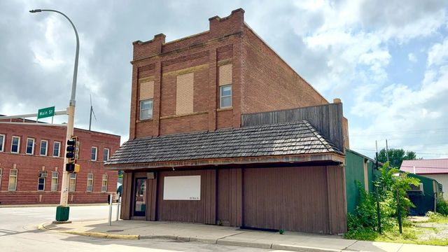 110 Main Street N, Bird Island