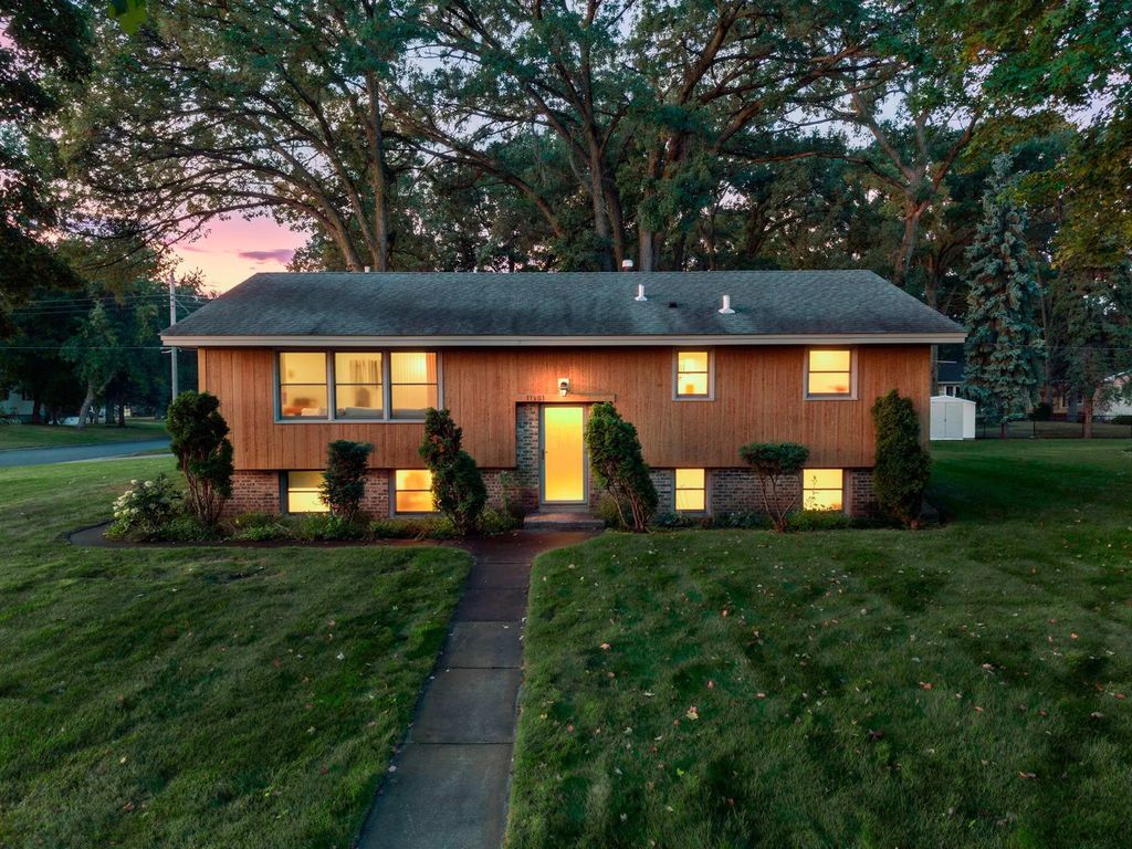 11301 Welcome Avenue N, Champlin