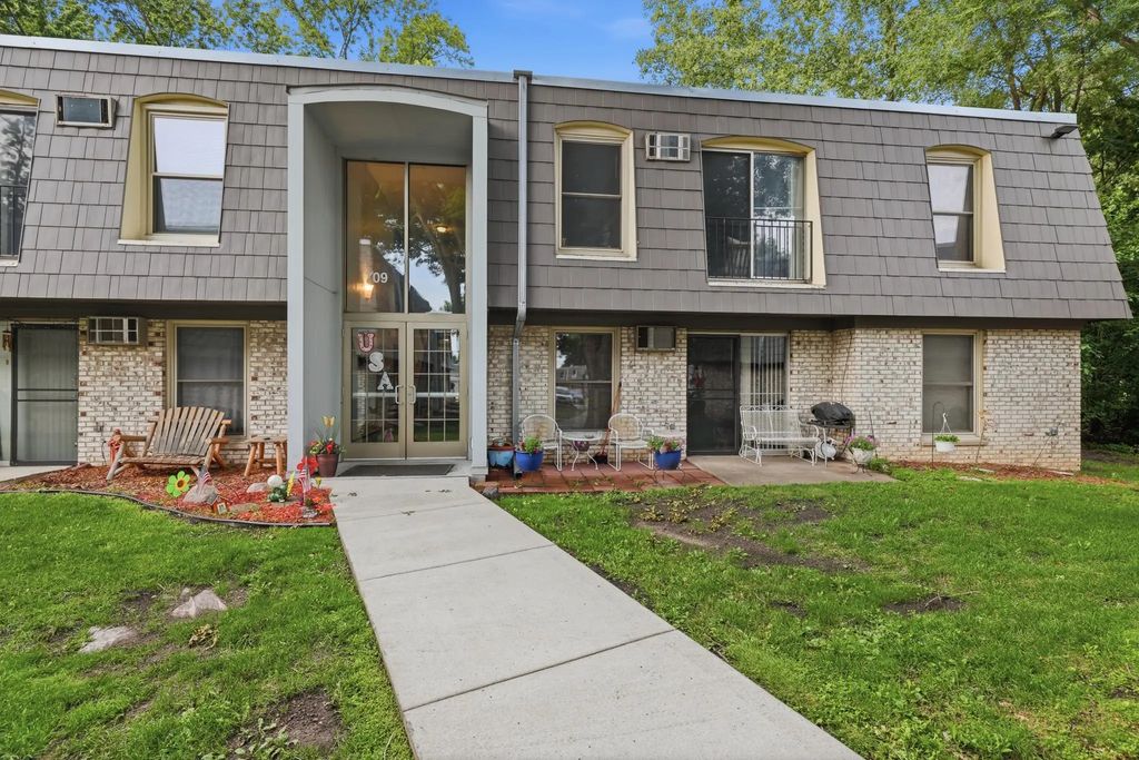 709 11th Avenue S 5, Minneapolis